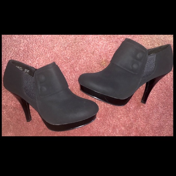 FIONI Clothing Shoes - Black Booties / Ankle Boots
